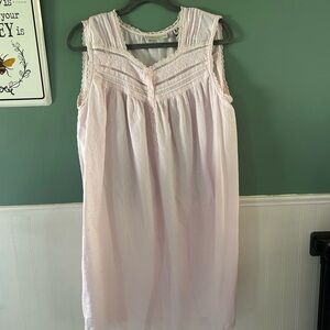 Lord & Taylor Light Pink Lace-Trimmed Chemise